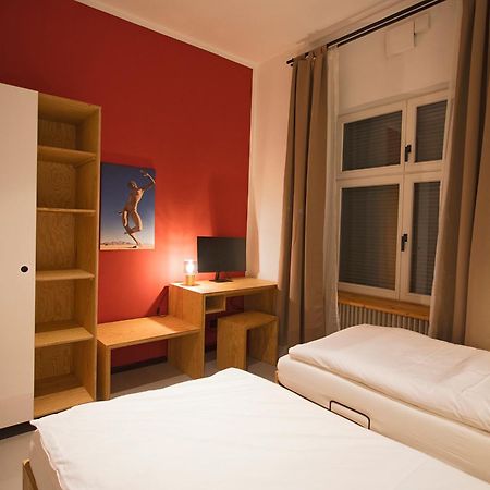 Aparthotel Schillinger-Berlin Am Tempelhofer Feld Pokój zdjęcie